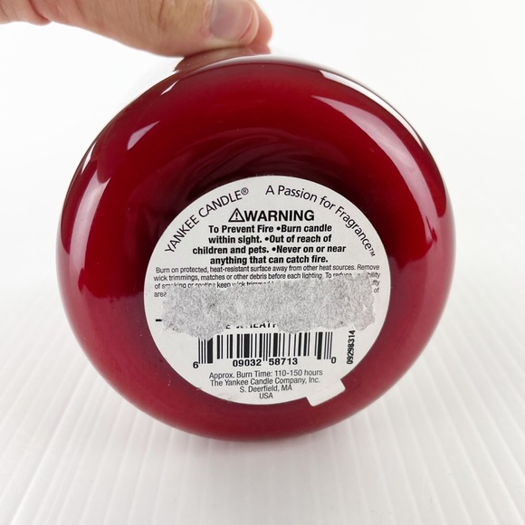 Yankee Candle Red Apple Wreath 22 Oz Large Jar Container Candle - Picture 3 of 5